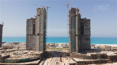 في ختام جولته بالعلمين.. مدبولي يستمع لشرح حول المشروعات السكنية بالمدينة الساحلية