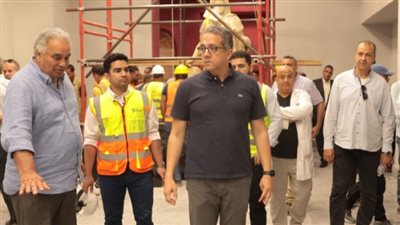 وزير السياحة والآثار يتفقد المتحف اليوناني الروماني بالإسكندرية