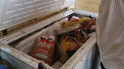 ضبط 250 كجم لحوم ودواجن منتهية الصلاحية بمخزن في الطالبية | صور