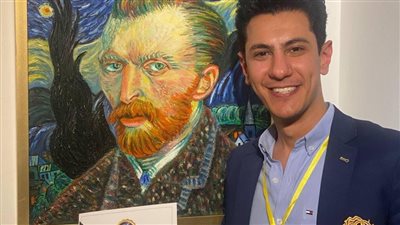 خروبة.. شاب موهوب في الرسم بالوراثة.. وافتتح أكاديمية لتعليم الفنون