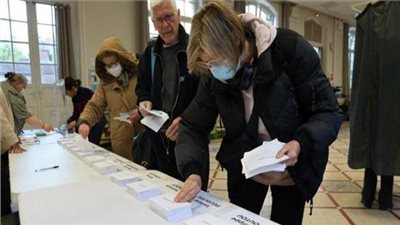 الفرنسيون يتوجهون إلى جولة ثانية من الانتخابات التشريعية