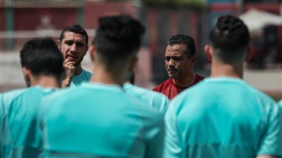 محاضرة ختامية للاعبي الأهلي قبل مباراة القمة أمام الزمالك 