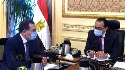 بالتزامن مع ارتفاع الأسعار عالميًا.. مدبولي يطمئن على توافر المنتجات البترولية