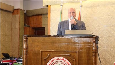 نقيب المعلمين يطالب بتدريس مادة التربية المناخية في المدارس