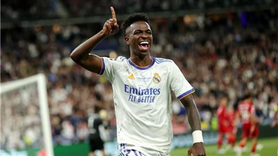 ماركا الإسبانية تكشف موقف فينيسيوس من عروض سان جيرمان المغرية