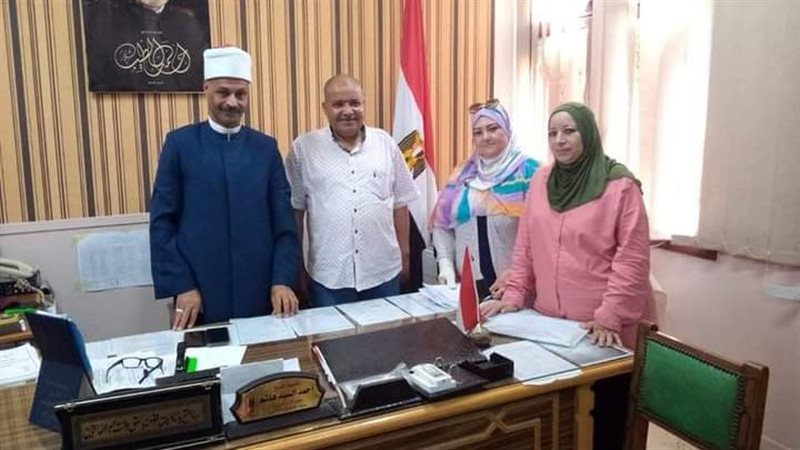 هاشم يجتمع مع موجهي
