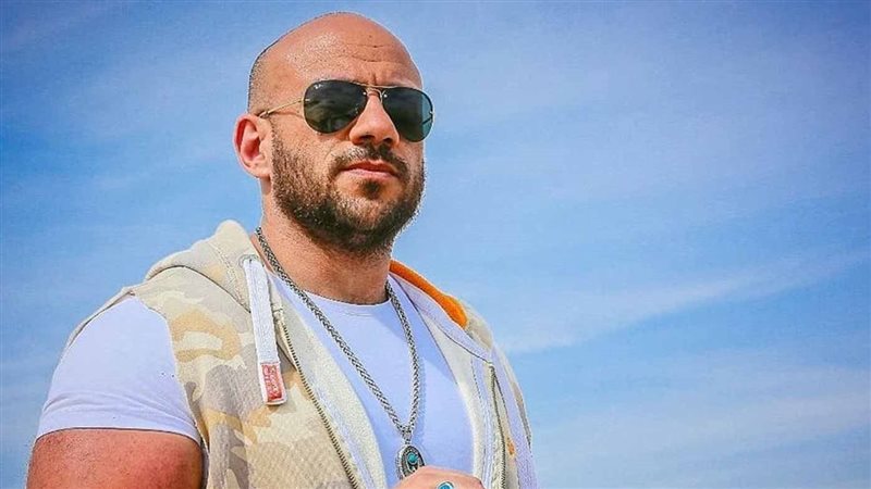 الفنان أحمد مكي صاحب