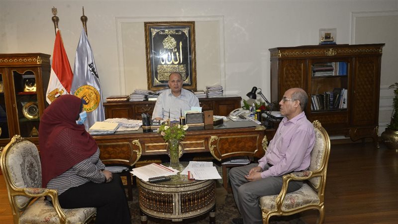 اجتماع محافظ أسيوط
