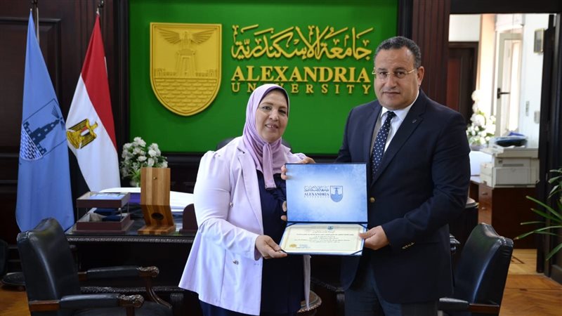 رئيس جامعة الإسكندرية