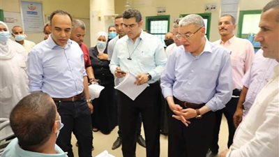 محافظ المنيا يتفقد عددا من المشروعات بمركز أبو قرقاص