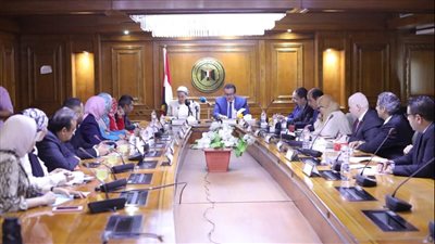 وزيرا التعليم العالي والبيئة يناقشان الترتيبات والاستعدادات لاستضافة قمة المناخ «COP 27»