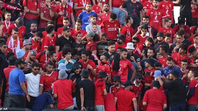 جماهير الأهلي: درع الدوري محتاج رجولة شد شوية هاتوا البطولة | فيديو 