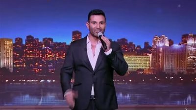 أحمد سعد يشعل إستوديو عمرو أديب بأغنية 