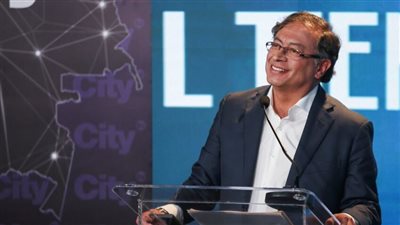 اليساري جوستافو بيترو يفوز بانتخابات الرئاسة في كولومبيا