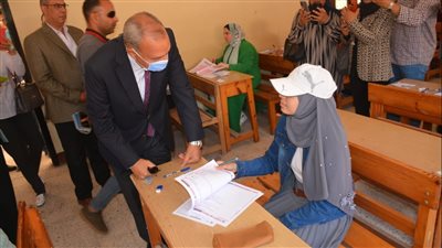 محافظ القليوبية يتفقد لجان امتحانات الثانوية العامة| صور