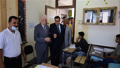  محافظ جنوب سيناء يتفقد لجان الامتحانات بشرم الشيخ وطور سيناء | صور 