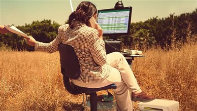 قبلت التحدي.. 6 مشروعات تخرج لطلبة كلية اللغة والإعلام في الإسكندرية 