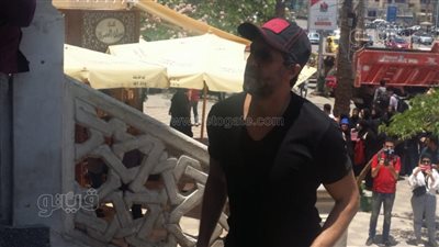 ريهام عبد الغفور وهشام ماجد في جنازة والد أحمد فتحي | فيديو