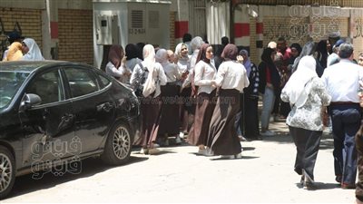 طالبات الثانوية العامة فى أول أيام الامتحانات: الأسئلة سهلة| فيديو