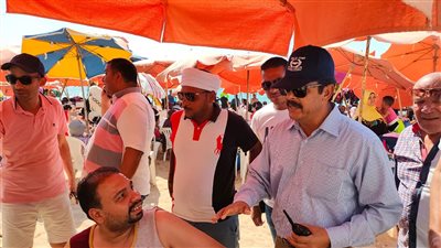 محافظ الإسكندرية يأمر بتوقيع عقوبة مالية على 7 شواطئ مخالفة