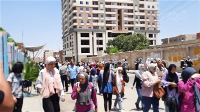 فرحة طالبات الثانوية العامة بالإسماعيلية بسهولة الامتحانات| فيديو وصور 