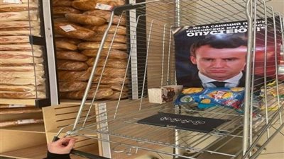 للاستهزاء من العقوبات.. ماذا يفعل بايدن وماكرون وجونسون في سوبرماركت روسي؟