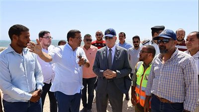 محافظ جنوب سيناء يتابع أعمال تطوير كورنيش قرية الجبيل بطور سيناء