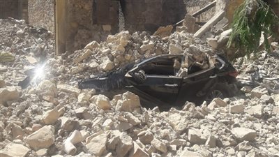 انهيار سور قصر عمر طوسون في شبرا وتحطم سيارتين | صور