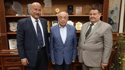 نقيب المهندسين يلتقي وفدًا من نقابة التطبيقيين لمناقشة محاور قضايا الحوار الوطني