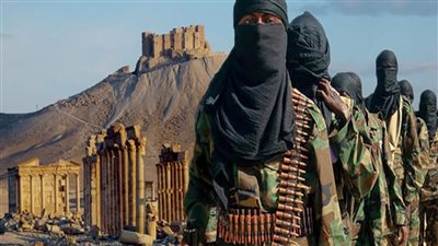 داعش يتبنى حادث مقتل 13 شخصا في هجوم على حافلة بسوريا