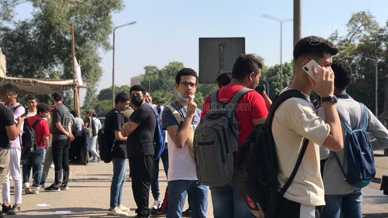 توافد طلاب الدبلومات