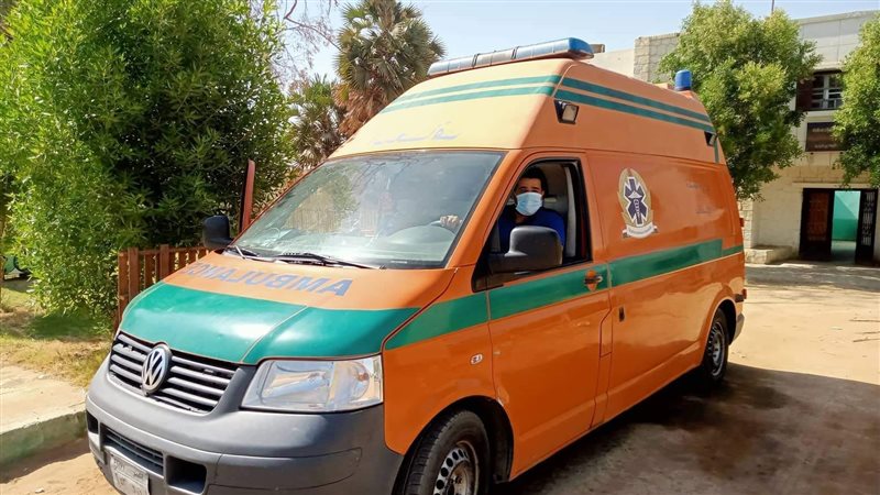 الاسعاف ينقل المصابين
