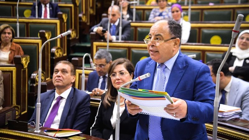وزير المالية أمام