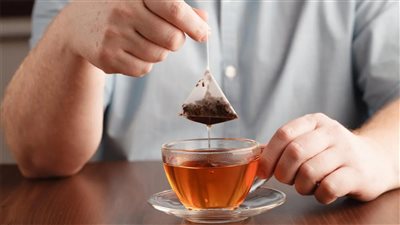 صدمة لعشاق المزاج.. اكتشاف بقايا 1200 نوع من الحشرات في أكياس الشاي والأعشاب