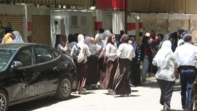 تباين آراء طلاب الثانوية العامة حول امتحانات اليوم.. شكاوى من بعض الأسئلة.. وحالة إغماء في شمال سيناء | فيديو وصور