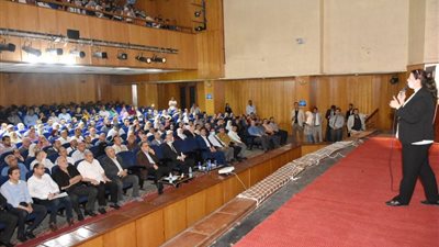 غراب يشهد ورشة عمل لتطبيق منظومة المرتبات PAY ROLL للعاملين بالشرقية 