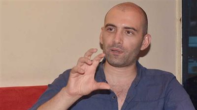 محمد رجاء يستكمل كتابة حلقات ظلم المصطبة