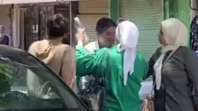 بكاء طالبة بالثانوية