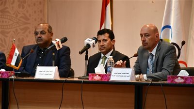 وزير الرياضة وحطب يلتقيان بعثة مصر المشاركة في دورة ألعاب البحر المتوسط