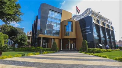 ظهرت الدولارات.. اتحاد الكرة يحدد السقف المالي للمدير الفني للجبلاية