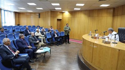 محافظ المنيا يوجه بتشكيل لجنة لدراسة تقنين أوضاع عدد من محطات الوقود