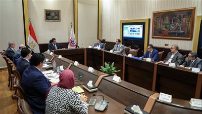 عبدالغفار يتابع الموقف التنفيذي لأعمال الإنشاء والتطوير بعدد من المنشآت الطبية