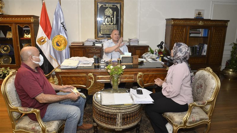 اجتماع محافظ أسيوط