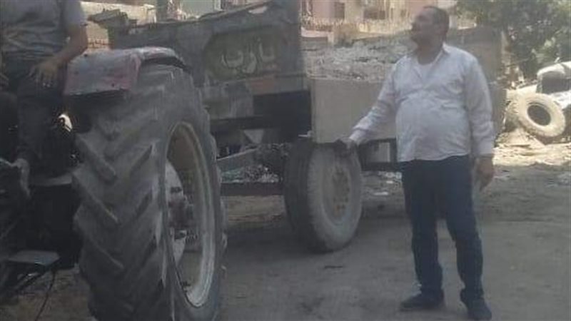 ضبط جرار زراعي يلقي