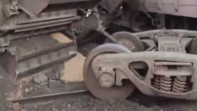 آثار حادث خروج قطار عن القضبان في البحيرة | فيديو