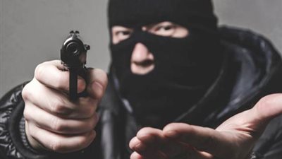 مليونا دولار وصنارة صيد وعلم روسيا.. محتجز الرهائن في بنك جورجيا يعلن عن مطالبه