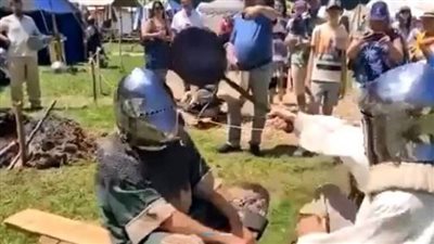 الصفع بالمقلاة.. مسابقة تحقق مليون مشاهدة | فيديو