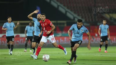 التعادل السلبي يحسم الشوط الأول بين الأهلي وغزل المحلة