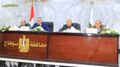 محافظ سوهاج: إزالة التعديات معيار تقييم رؤساء المدن والقرى 