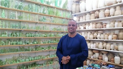 صاحب أقدم ورشة ألباستر بالأقصر: ورثنا المهنة من أجدادنا.. ونطالب الدولة بتنميتها | فيديو وصور